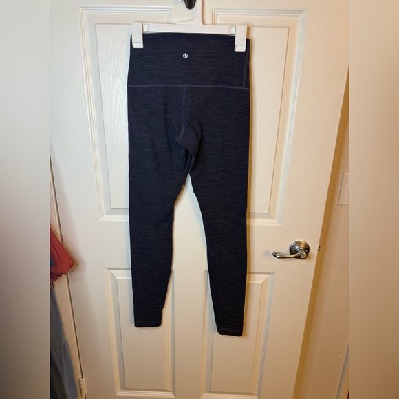 Lululemon Wunder Under WomenPant (Roll
Down) Size 6 - Picture 6 of 6